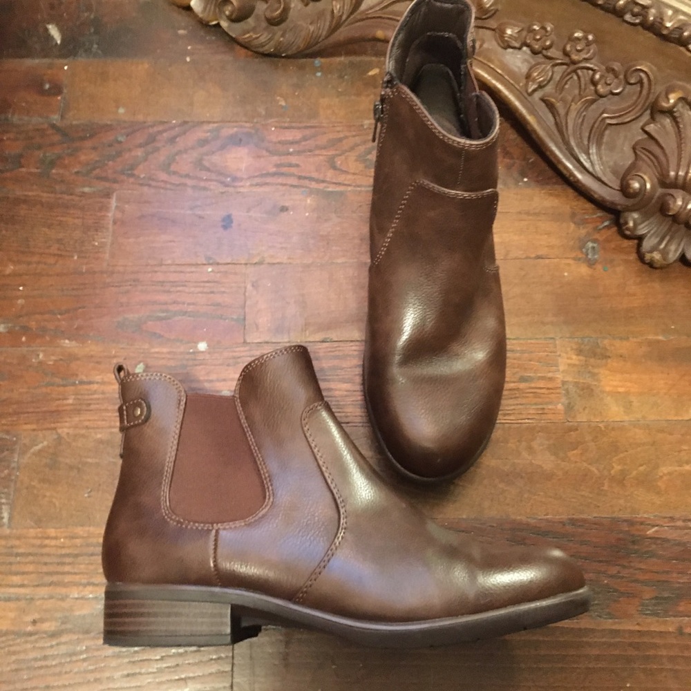 Brown ankle boots